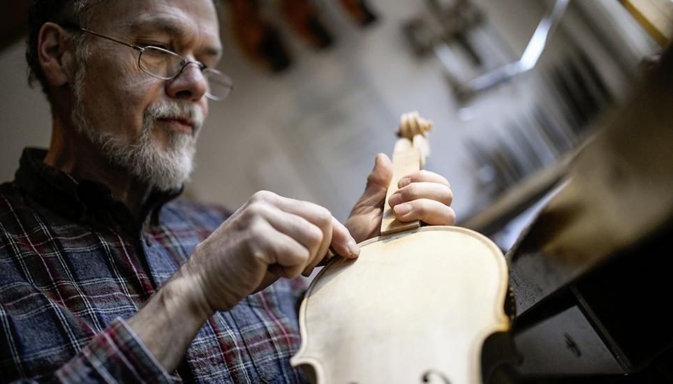 Zu Besuch im Atelier von Geigenbauer Klaus Martin Kuhn, am Freitag, 31. Januar 2020, in Diessenhofen. (Melanie Duchene / Schaffhauser Nachrichten)