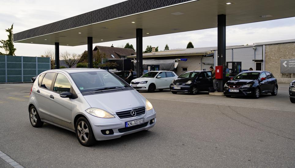 Viele Deutsche kommen wegen den Benzinpreisen ï¿ï¾¼ber die Grenze, um zu Tanken. Fotografiert am Dienstag, 10. Mï¿ï¾¤rz 2026 in Ramsen (ENYA DALLE FESTE / SCHAFFHAUSER NACHR