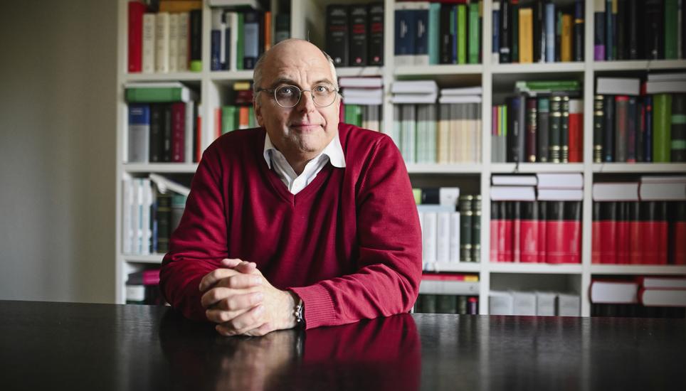 Portrait Awalt Philip Stolkin in seinem Bï¿ï¾¼ro in Zï¿ï¾¼rich, fotografiert am 05. Mï¿ï¾¤rz 2026 ï¿ï¾© 