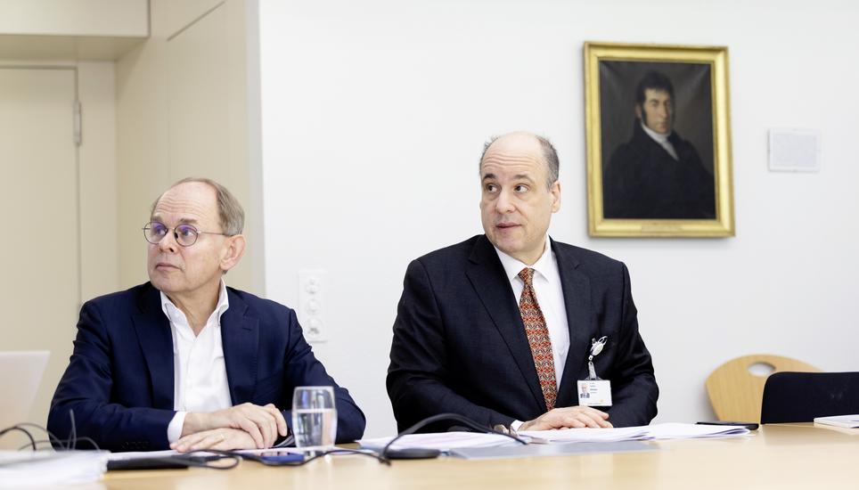 Spitï¿ï¾¤ler Schaffhausen: Medienkonferenz Geschï¿ï¾¤ftsjahr 2025, v.l. Raymond Cron-Spitalratsprï¿ï¾¤sident, Andreas Gattiker-CEO / Spitaldirektor, Donnerstag, 16.04.2026, Schaffhausen (Roger Hofstetter/Schaffhauser N