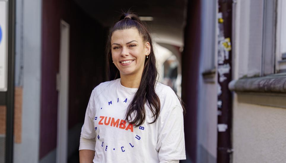 Viviane Moscillo organisiert die dritte Zumba-Fitnessparty im Klub8. Fotografiert am Donnerstag, 9. April 2026 in Schaffhausen. (ENYA DALLE FESTE / SCHAFFHAUSER NACHRICHTEN)