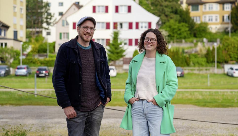 Streitgesprï¿ï¾¤ch mit Nina Schï¿ï¾¤rrer und Thomas Leuzinger ï¿ï¾¼ber die Plï¿ï¾¤ne fï¿ï¾¼r die Burgunwiese. Fotografiert am Mittwoch, 6. Mai 2026 in Neuhausen. (ENYA DALLE FESTE / SCHAFF