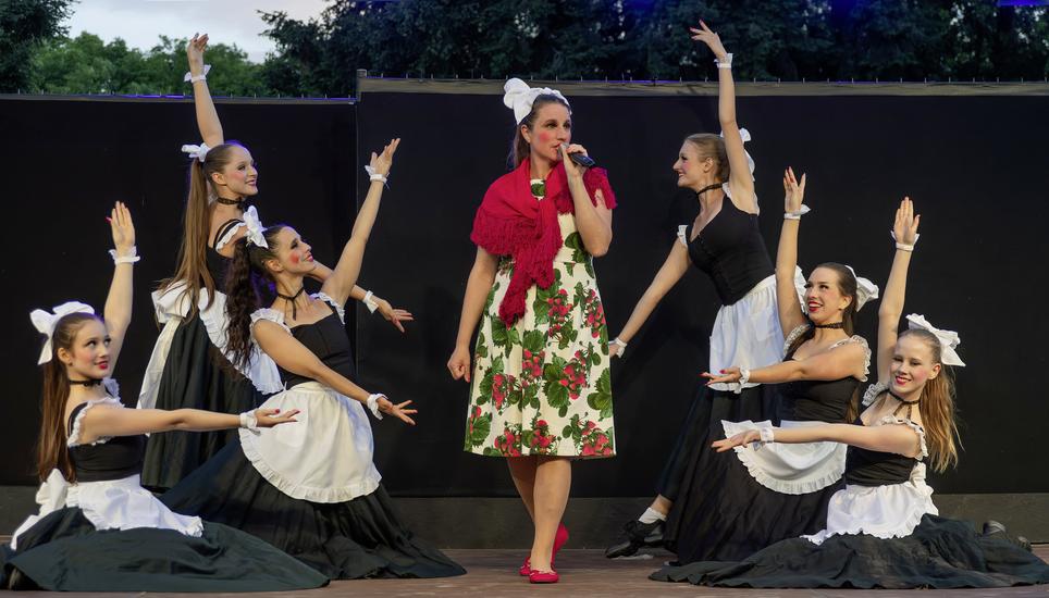 Folgen aus erster Ehe - Theater die Fï¿ï¾¤rbe, SingenKomï¿ï¾¶die mit Musik von Eugï¿ï¾¨ne Labichemit Oscar Blancke, Carla Striewe, Ralf Beckord, Femke Tiedemann und Justus Hï¿ï¾¶r, Diana Ross
umd das Fï¿ï¾¤rber Show-Ba