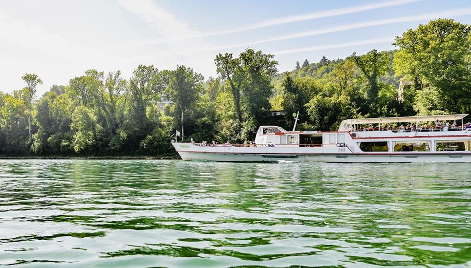 Auf dem Rhein kann ein Weidling fï¿ï¾¼r einen Tag gemietet werden, SN Redaktor Till Burgherr mach den Selbstversuch fï¿ï¾¼r Leben und Genuss, Bild zeigt ein Schiff der URH, am Montag, 18 August 2025. (Melanie Duchene / Schaffhauser Nachr