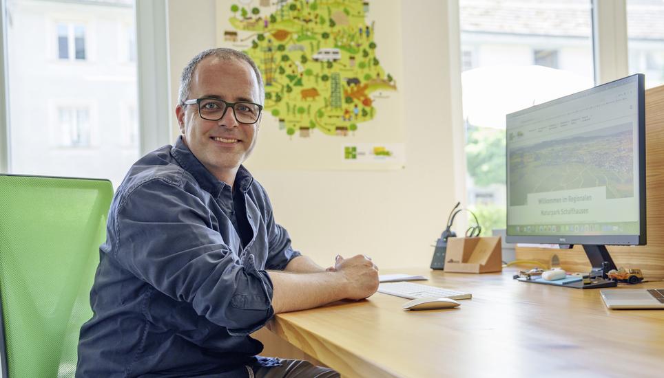Christoph Mï¿ï¾¼ller, Geschï¿ï¾¤ftsfï¿ï¾¼hrer Regionaler Naturpark SH bei der Geschï¿ï¾¤ftsstelle Wilchingen. Fotografiert am Montag, 29. Juni 2026 in Wilchingen, Schaffhausen. (Enya Dalle Feste / Schaffhaus