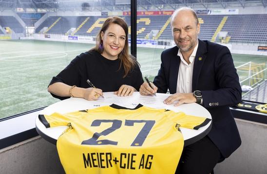 Medienpartnerschaft zwischen dem FCS und der Meier + Cie AG, v.l. Nina Siegrist - CEO Meier + Cie AG und Marcus Bingenheimer CEO FCS, Donnerstag, 23.07.2026, Schaffhausen (Roger Hofstetter/Schaffhauser Nachrichten)