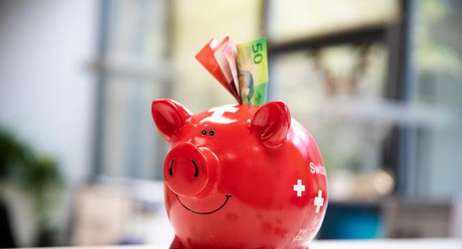 Themenbilder zu Geld, Steuern, Sparen, Geldreserven, etc. Fotografiert am Montag 25. April 2022, in Schaffhausen. (Roberta Fele / Schaffhauser Nachrichten)