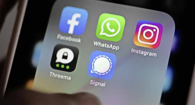 Die App von Facebook, WhatsApp, Instagram, Threema und Signal auf einem Smartphone, fotografiert am 14. Januar 2021 in Zuerich. (KEYSTONE/Christian Beutler)