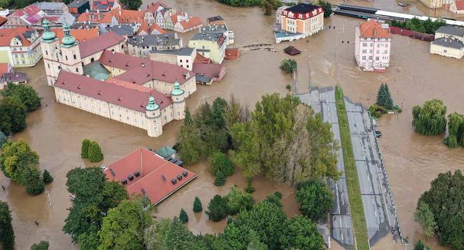 epaselect epa11606212 An aerial picture taken with a drone shows flooded Klodzko, southwestern Poland, 15 September 2024. The southern regions of Poland are experiencing record rainfall and severe flooding caused by heavy rains from the Genoese depression