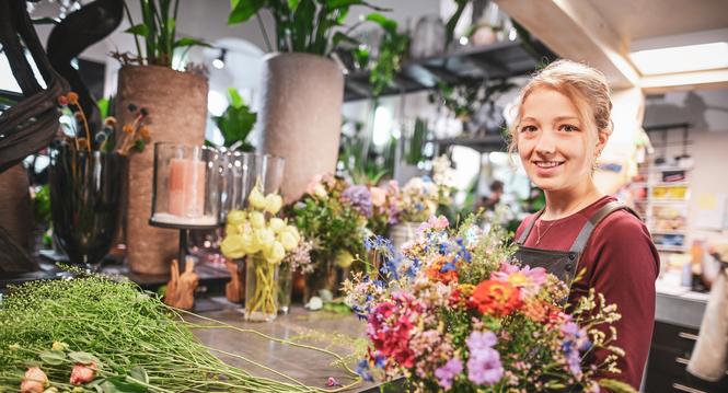  Anja Zimmermann, Floristin, Gretener Blumen GmbH, fotografiert fÃ¼r die Beilage der Lehrabschluss Absolventen 2025, am Mittwoch, 09 Juli 2025. (Melanie Duchene / Schaffhauser Nachrichten)