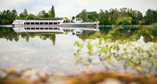 Das Kursschiff der URH fÃ¤hrt den Rhein hoch, am Mittwoch, 16 Juli 2025. (Melanie Duchene / Schaffhauser Nachrichten)