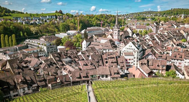 Blick vom Munot auf die Schaffhauser Altstadt, am Dienstag, 22. April 2025. (Melanie Duchene / Schaffhauser Nachrichten)