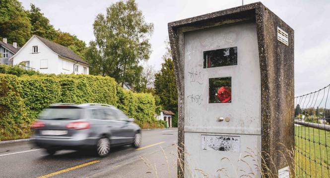 Blitzkasten an der Rosenbergstrasse in Neuhausen, am Montag, 17. Mai, 2021. (Melanie Duchene / Schaffhauser Nachrichten)