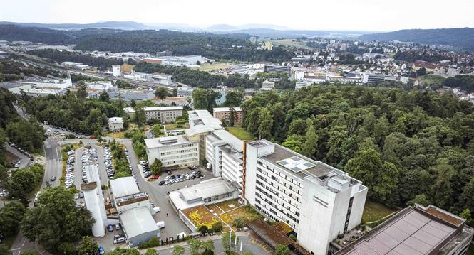 Schaffhauser SpitÃ¤ler von oben, geplant sind Rodungen fÃ¼r den geplanten Neubau des Spitals, fotografiert am Dienstag, 01. Juli 2025, in Schaffhausen. (Roberta Fele / Schaffhauser Nachrichten)
