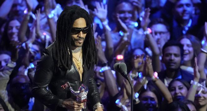 Lenny Kravitz presents the award for artist of the year during the MTV Video Music Awards on Sunday, Sept. 7, 2025, at UBS Arena in Elmont, N.Y. (Photo by Charles Sykes/Invision/AP)