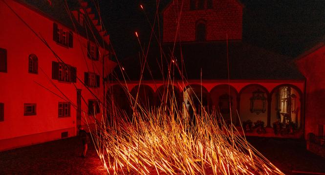 Lichtinstallationen quer durch die Altstadt, fotografiert am Dienstag, 28. Oktober 2025, in Schaffhausen. (Roberta Fele / Schaffhauser Nachrichten)