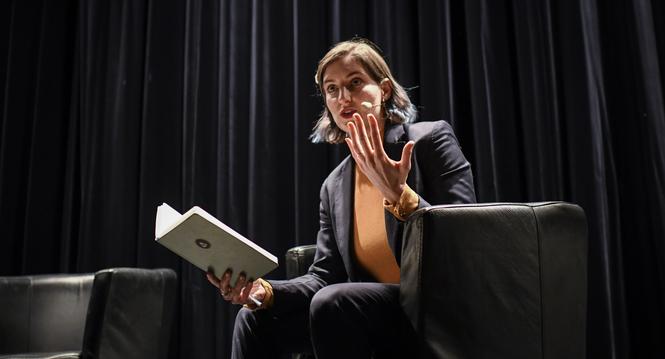 Streitgespraech zum Gendern und Genderstern mit Anna Rosenwasser, organisiert vom Kanti Verein, am Donnerstag, 03. Maerz, 2022. (Melanie Duchene / Schaffhauser Nachrichten)
