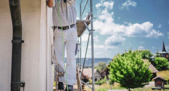 Handwerker und Maler der Firma Scheffmacher bei der Arbeit, fotografiert anlaesslich des Handerwerker Mangel nach Corona, am Montag, 30. Mai, 2022. (Melanie Duchene / Schaffhauser Nachrichten)