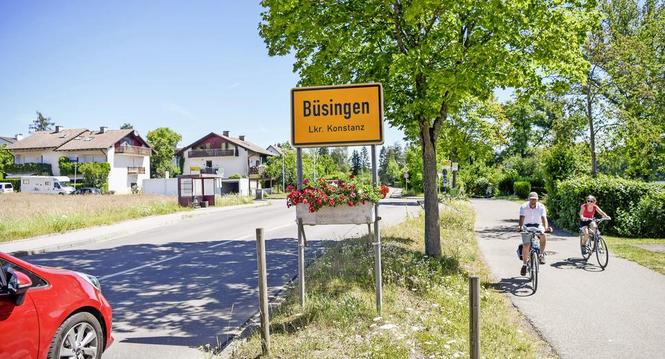 Ortstafel Buesingen fotografiert zu 250 Jahre Buesingen, am Mittwoch, 8. Juli 2020.  (Melanie Duchene / Schaffhauser Nachrichten)