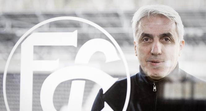 Portrait von Mischa Mustafoski, Praesident des Nachwuchs beim FC Schaffhausen, im Lipo Park, am Donnerstag, 21. Januar 2021. (Melanie Duchene / Schaffhauser Nachrichten)