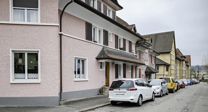 Geplante 30 er Zonen in diversen Strassen und Quartiere in Schaffhausen, Bild zeigt Parkplï¿ï¾¤tze Niklausen mit Hohenstoffelstrasse, am Donnerstag, 06. Februar 2025. (Melanie Duchene / Schaffhauser Nachricht