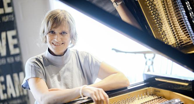 Portrait von Katharina Nohl, Komponistin aus Uhwiesen, am Mittwoch, 16 Juli 2025. (Melanie Duchene / Schaffhauser Nachrichten)