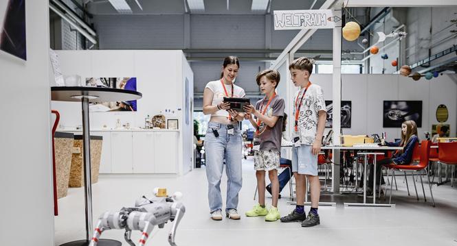 BILDER Dï¿ï¾RFEN NUR IM ZUSAMMENHANG MIT DEM GO TEC SOMMERCAMP BENUTZT WERDEN - Impressionen vom Sommercamp der Go tec wo Schï¿ï¾¼lerinnen und Schï¿ï¾¼ler Roboter bauen, programmieren und vieles mehr lernens kï¿ï¾¶nnen, am Don