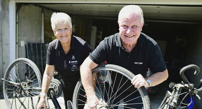 Ruth und ihr Ehemann Theo Meister Otth machen mit ihrem Fahrrad eine Velotour durch Deutschland, am Freitag, 08 August 2025. (Melanie Duchene / Schaffhauser Nachrichten)