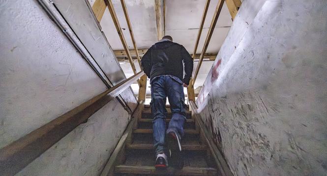Die Sanierung des Mï¿ï¾¼hlenradhauses am Rheinfall hat begonnen, Rundgang durch die Baustelle mit Christian Werner,  Leiter Hochbauamt (ohne Haar), Projektleiter Ingo Beck, fotografiert am Dienstag, 23. September 2025, in Neuhausen am Rheinfall. (R
