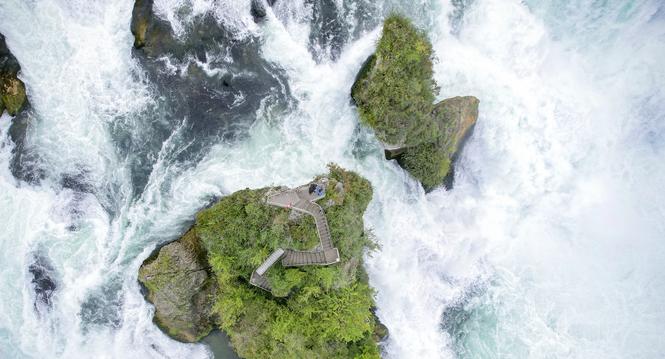 Drohnenaufnahme Rheinfall, am Freitag, 12 September 2025. (Melanie Duchene / Schaffhauser Nachrichten)
