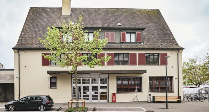Kirchackerareal in Neuhausen mit der alten Post, Schulhaus, Platz fï¿ï¾¼r alli und Gemeindehaus, am Donnerstag, 17. Januar 2025. (Melanie Duchene / Schaffhauser Nachricht