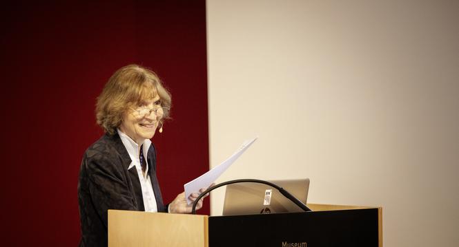 Lesung und Gesprï¿ï¾¤ch mit Aleida Assmann, Literatur- und Kulturwissenschaftlerin und emeritierte Professorin Universtitï¿ï¾¤t Konstanz. Moderation Gesa Schneider im Museum zu Allerheiligen, fotografiert am Mittwoch, 17. September 2025, in 