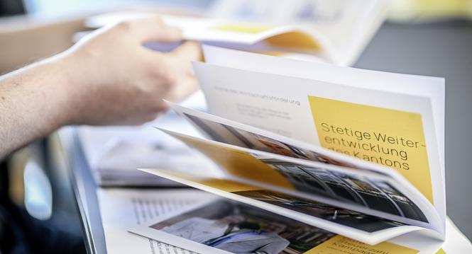 Gesprï¿ï¾¤ch und Interview mit Christoph Schï¿ï¾¤rrer und Dino Tamagni zu Wirtschaftsfï¿ï¾¶rderung und Knorrli Areal Thayngen, am Mittwoch, 02. April 2025. (Melanie Duchene / Schaffhauser N