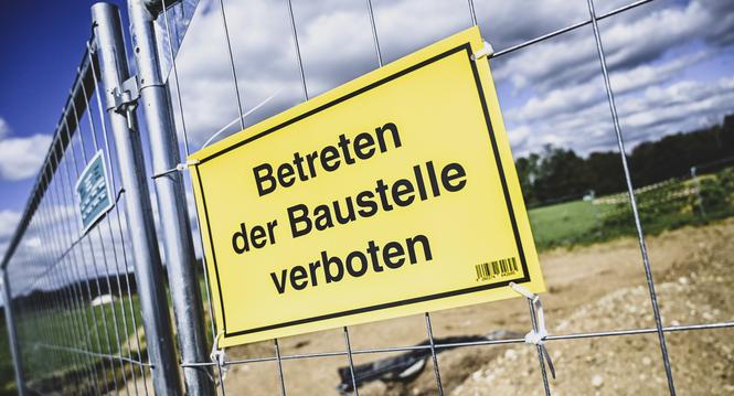 Themenbild mit Schild Baustelle betreten verboten fotografiert anlaesslich der Ausgrabung im Keltenoppidum Altenburg - Jestetten, am Montag, 19. September, 2022. (Melanie Duchene / Schaffhauser Nachrichten)