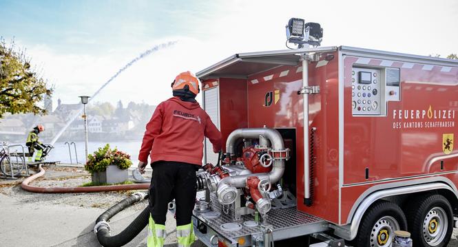 Einweihung der neue Lï¿ï¾¶schwasserpumpen der Feuerpolizei Kanton Schaffhausen, am Dienstag, 21. Oktober 2025. (Melanie Duchene / Schaffhauser Nachricht