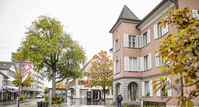 Themenbild Neuhausen zum Budget 2026, Bild zeigt Gemeindehaus, am Dienstag, 21. Oktober 2025. (Melanie Duchene / Schaffhauser Nachrichten)
