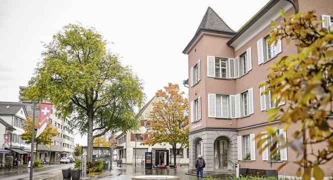 Themenbild Neuhausen zum Budget 2026, Bild zeigt Gemeindehaus, am Dienstag, 21. Oktober 2025. (Melanie Duchene / Schaffhauser Nachrichten)