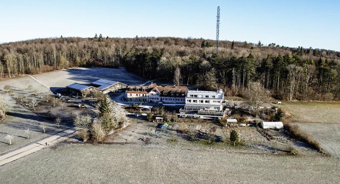 Drohnenaufnahme des Hof und Restaurant Siblinger Randenhaus auf dem Siblinger Randen, am Mittwoch, 05. Februar 2025. (Melanie Duchene / Schaffhauser Nachrichten)