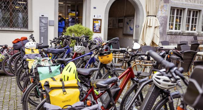 Quartierbegehung in der Altstadt mit Rossi, Guhler und aurisset sowie freiwillige Senioren, fotografiert am Mittwoch, 07. Mai 2025, in Stein am Rhein. (Roberta Fele / Schaffhauser Nachrichten)