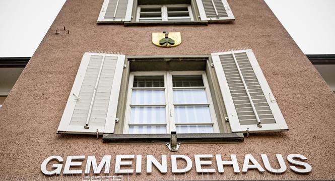Themenbild Neuhausen zum Budget 2026, Bild zeigt Gemeindehaus, am Dienstag, 21. Oktober 2025. (Melanie Duchene / Schaffhauser Nachrichten)