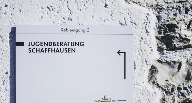 Eingang Jugendberatung in der Neustadt, am Donnerstag, 16. Februar 2023. (Melanie Duchene / Schaffhauser Nachrichten)