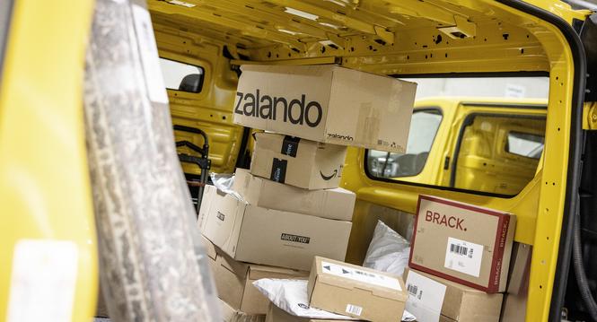 Reportage aus der Annahmestelle Logistik der Post, fotografiert am Mittwoch, 12. November 2025, in Beringen. (Roberta Fele / Schaffhauser Nachrichten)