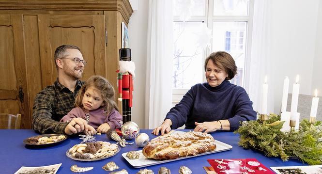 Gesprï¿¯ï¾¿ï¾ï¿¯ï¾¾ï¾¤ch zwischen Mutter Alena Kulhanek und Sohn Antonio Kulhanek (Roger Hofstetter/Schaffhaus