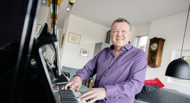Klavierbauer. er stimmt am WEF die Pianos in den Foren und Lokalen, fotografiert am Dienstag, 13. Januar 2025, in Schaffhausen. (Roberta Fele / Schaffhauser Nachrichten)