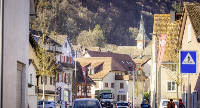 Verkehrslage im Dorfkern von Beringen, Tempo 30 in der Kernzone, fotografiert am Dienstag 17. Februar 2026, in Beringen. (Roberta Fele / Schaffhauser Nachrichten)