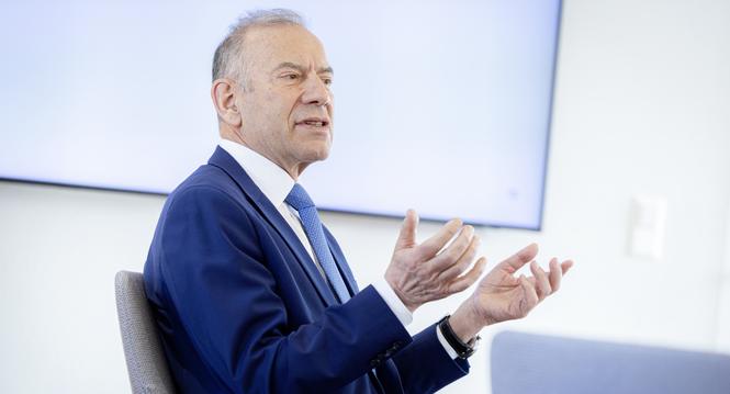 Medienkonferenz Jahresabschuss 25. Ersparniskasse, Hannes Germann und Claudio Steffenoni, Vorsitzender der Geschï¿ï¾¤ftsleitung. Fotografiert am Dienstag, 17. Februar 2026, in Schaffhausen. (Roberta Fele / Schaffhauser Nachricht