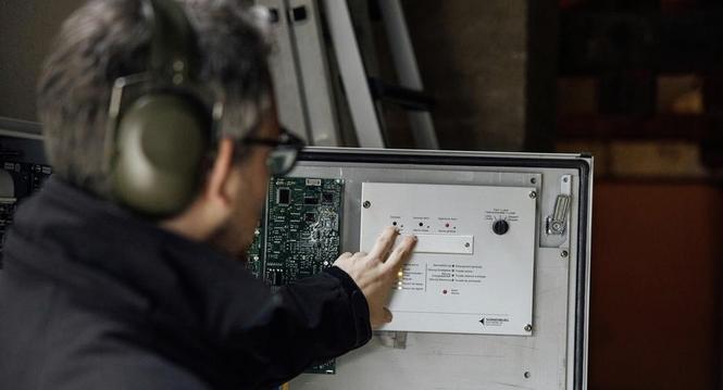 Reportage auf dem Zivilschutz Areal, Zeughaus, zum Sirenentest mit Abteilungsleiter SC KFO, Ronny Mathys und den Logistik Mitarbeitern Mattias Bï¿ï¾¼rgin (Brille) und Fabian Baumann, fotografiert am Mittwoch, 04. Februar2026, in Schaffhausen. (Robe