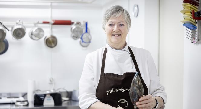 Zu Besuch bei Karin Wiebalck - Zahn die Pralinen Kurse anbietet, sie gewann den 1. Platz beim Schweizerischen Concours de Praline, mit ihrer Gin Praline,  fotografiert am Dienstag, 24. Februar 2026, in Gï¿ï¾¤chlingen. (Roberta Fele / Schaffhauser N