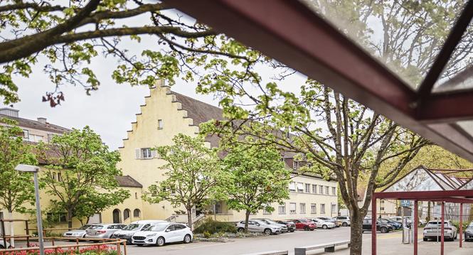 Kirchackerareal in Neuhausen mit der alten Post, Schulhaus, Platz fï¿ï¾¼r alli und Gemeindehaus, am Donnerstag, 17. Januar 2025. (Melanie Duchene / Schaffhauser Nachricht