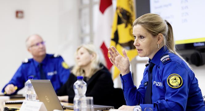 Medienkonferenz: Polizeiliche Kriminalstatistik der SH Polizei 2025, vorne: Ariane Schaeppi Hofstetter - Chefin Kriminalpolizei, Mittwoch, 25.03.2026, Schaffhausen (Roger Hofstetter/Schaffhauser Nachrichten)